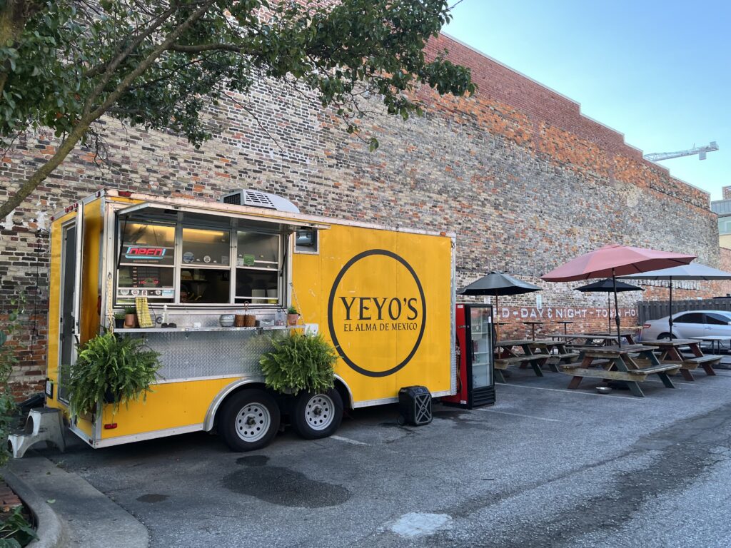 Yeyo's taco truck in Bentonville